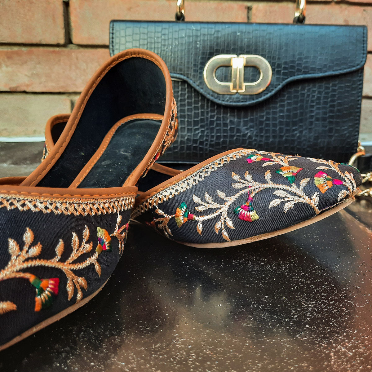 Black Floral Embroidered Khussa – Colorful Traditional Punjabi Jutti