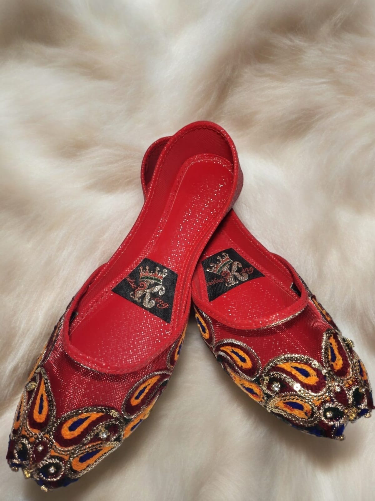 Red Embroidered Khussa – Traditional Pakistani Jutti for Women