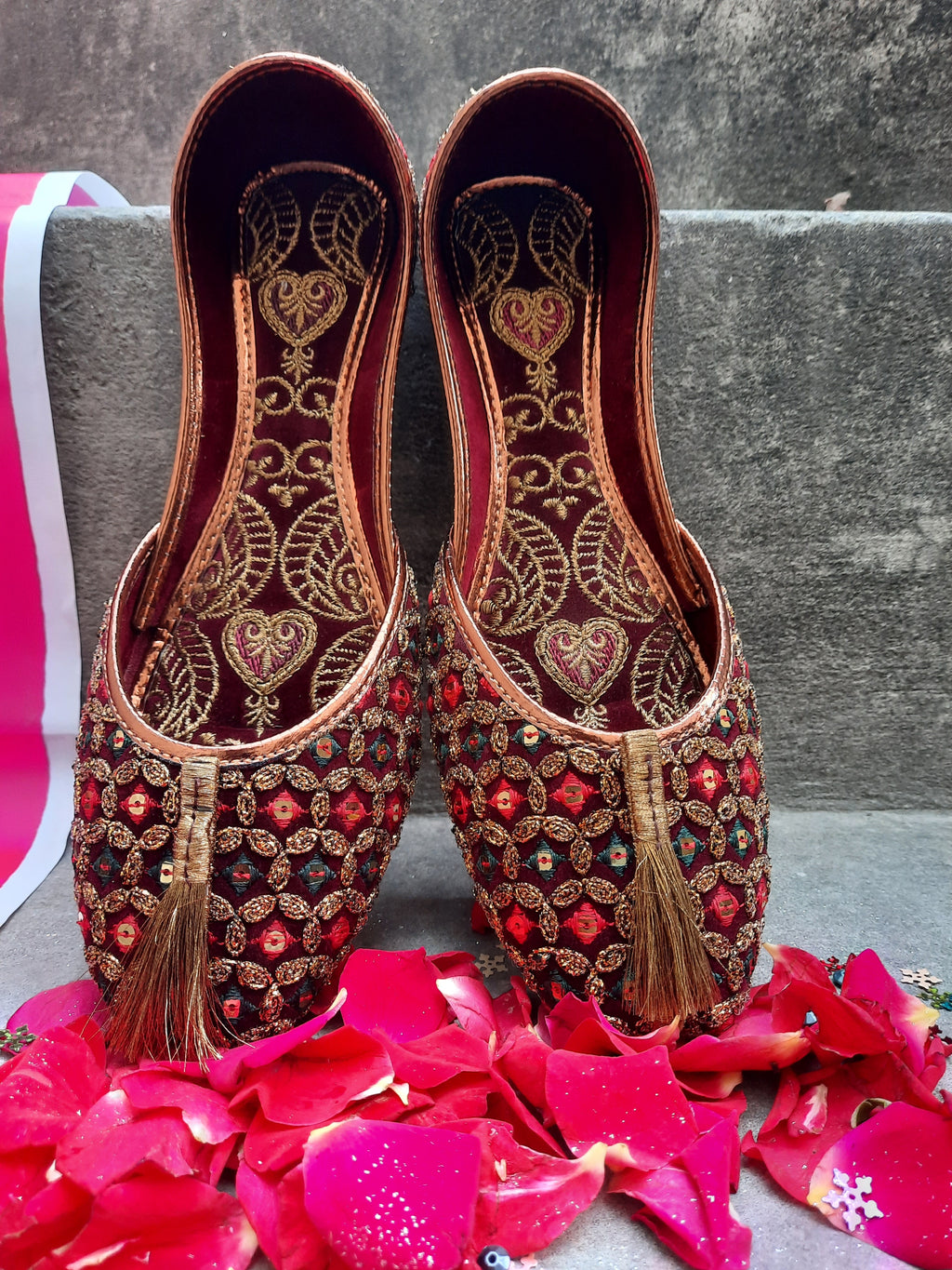 Maroon & Golden Embroidered Khussa – Elegant Traditional Punjabi Jutti
