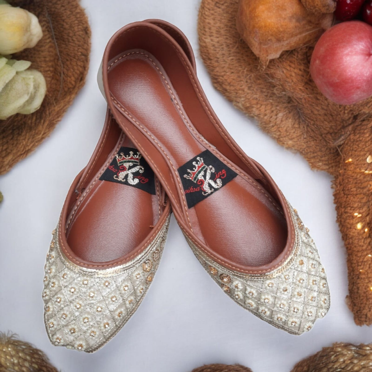 Pearl White Embroidered Khussa – Elegant Traditional Punjabi Jutti