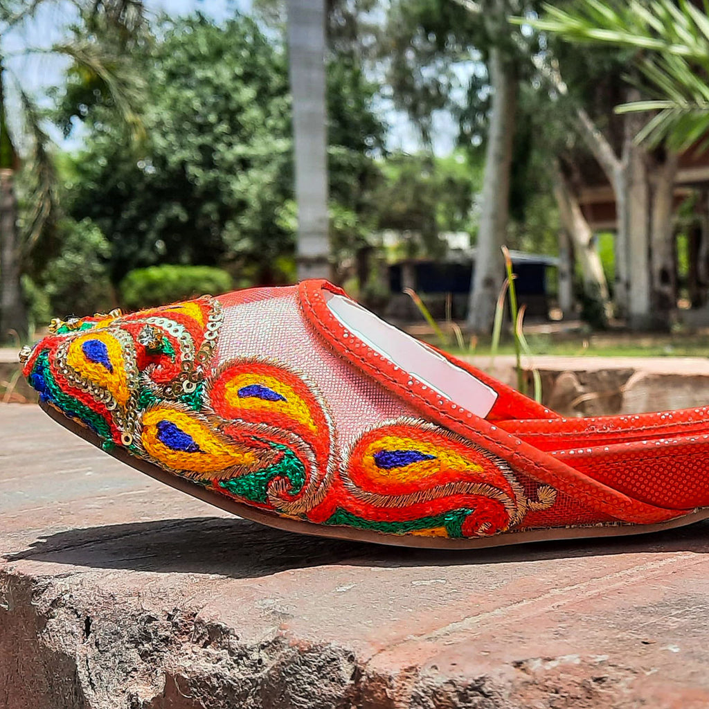 Red Embroidered Khussa – Traditional Pakistani Punjabi Jutti