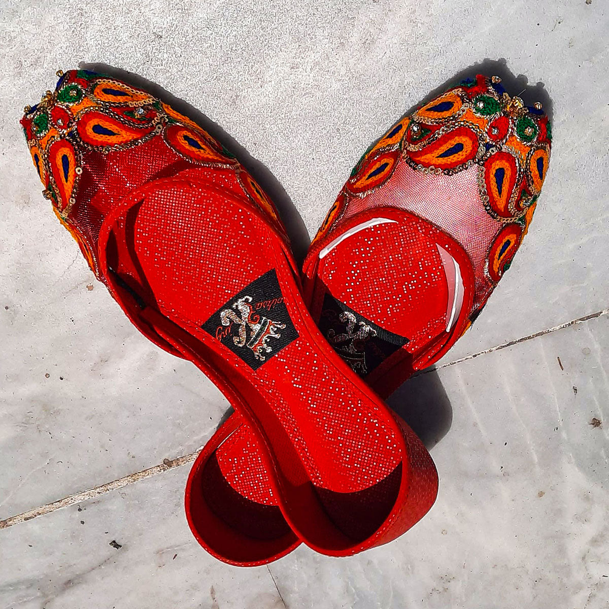 Red Embroidered Khussa – Traditional Pakistani Punjabi Jutti