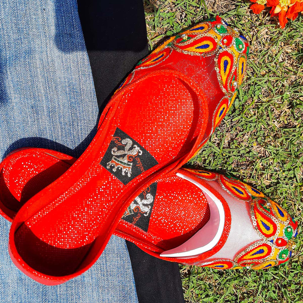 Red Embroidered Khussa – Traditional Pakistani Punjabi Jutti